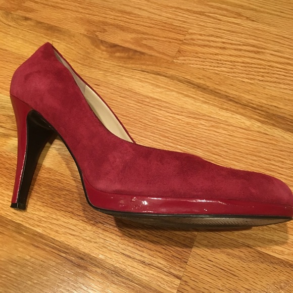 Nine West red suede pumps, size 10 - Picture 7 of 7